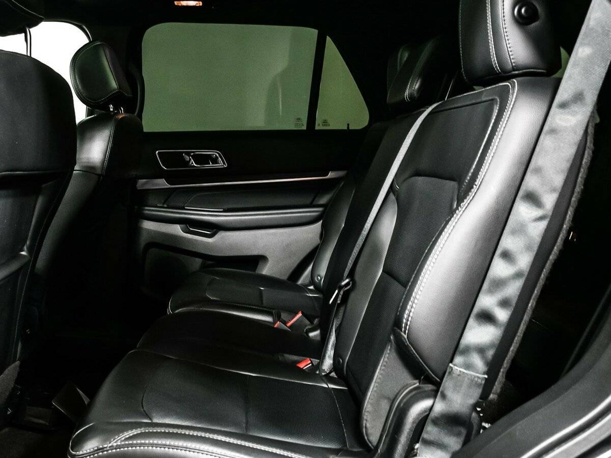 Ford Explorer б/у, 2017, Автоматическая. Фото: #11