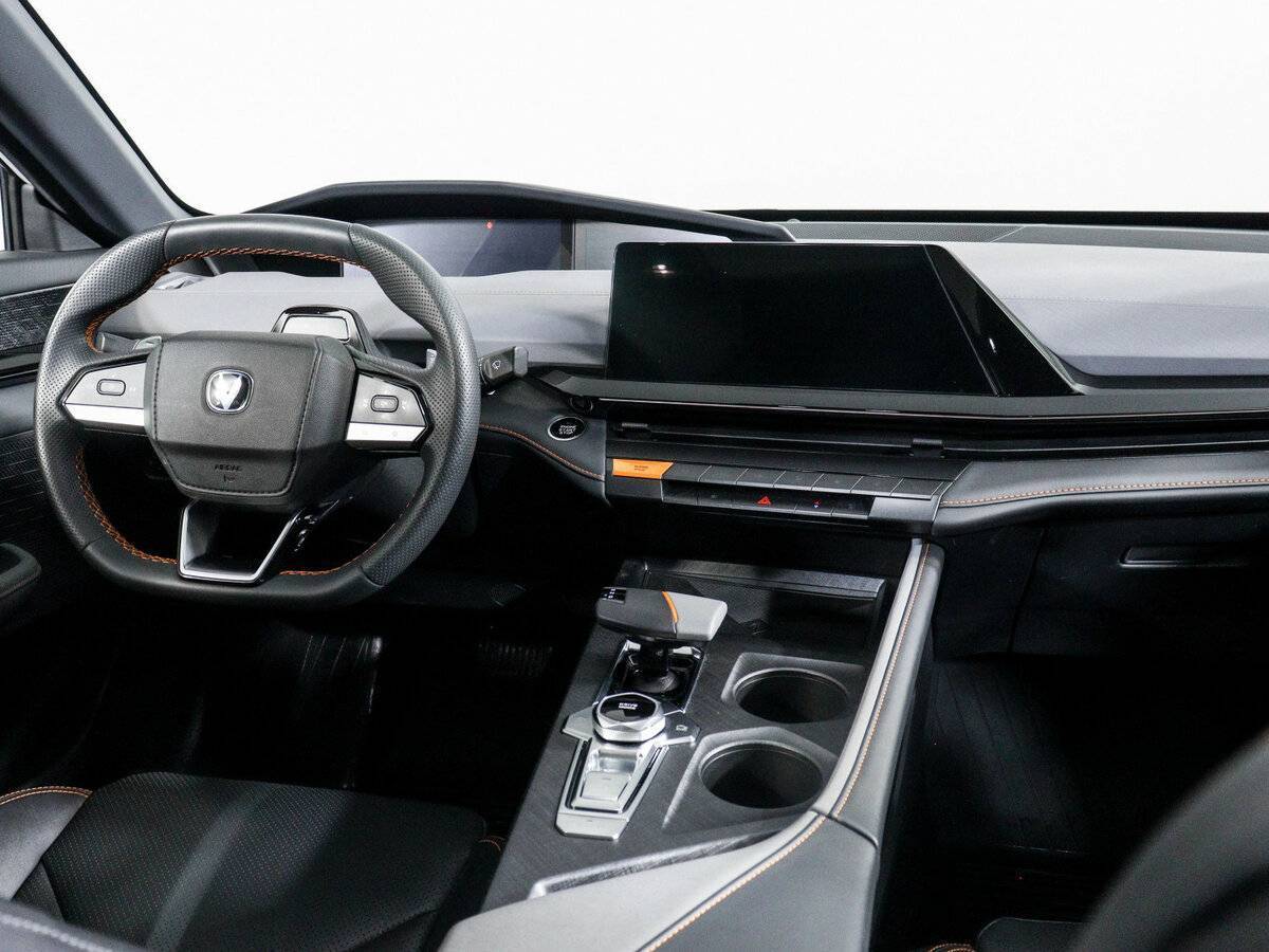 Changan UNI-V б/у, 2023, Роботизированная. Фото: #11