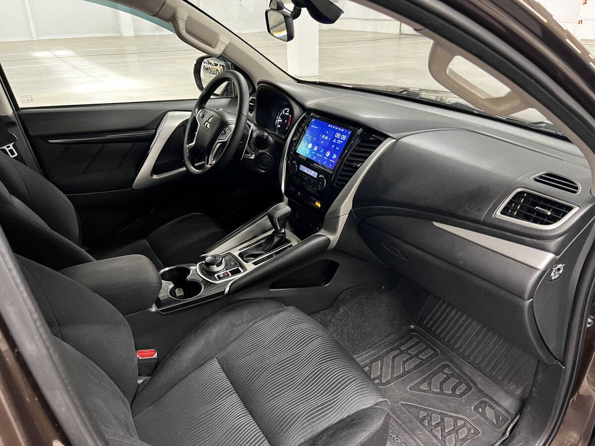 Mitsubishi Pajero Sport б/у, 2018, Автоматическая. Фото: #9