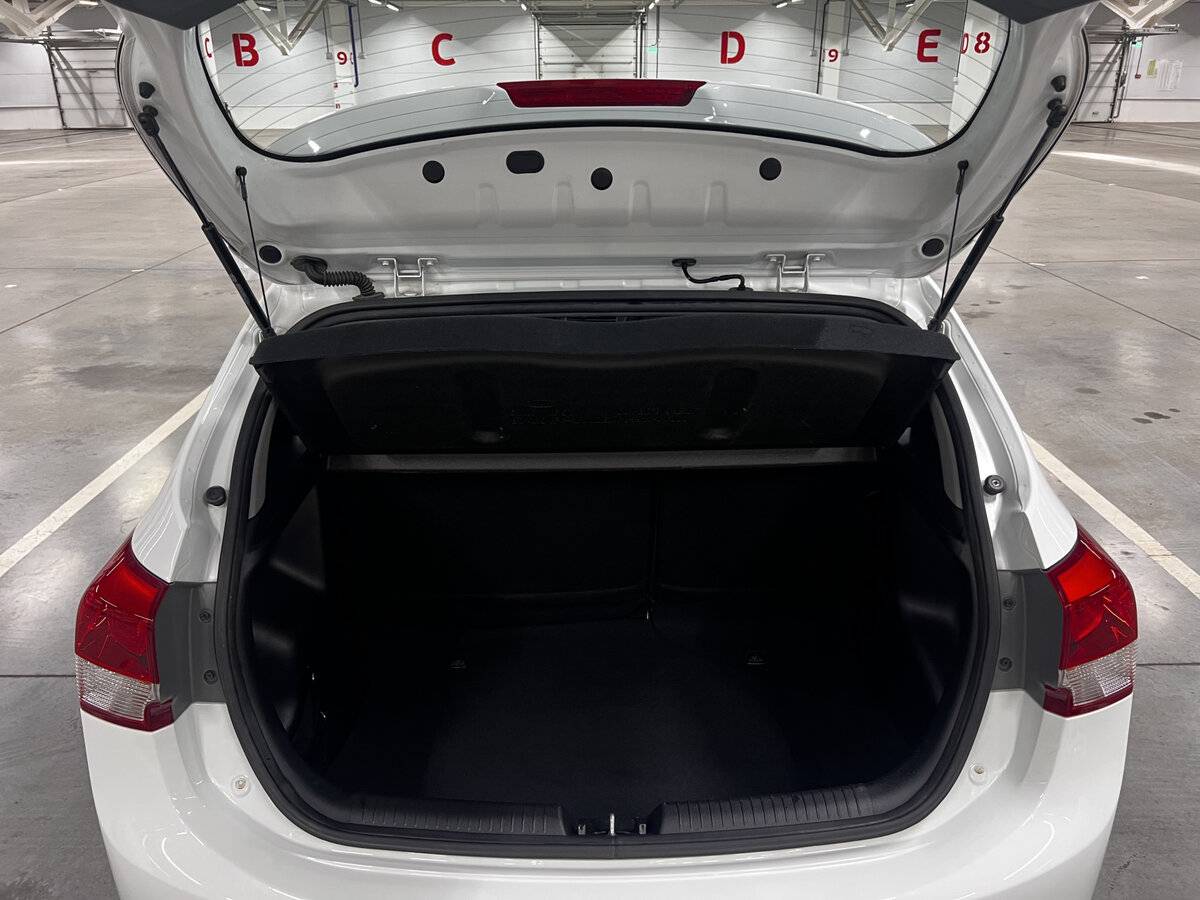 Kia Rio б/у, 2015, Автоматическая. Фото: #9