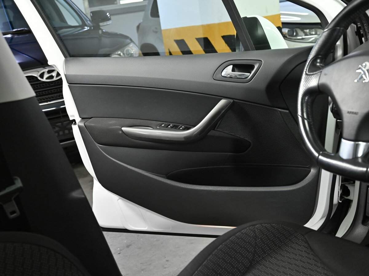 Peugeot 308 б/у, 2012, Автоматическая. Фото: #5