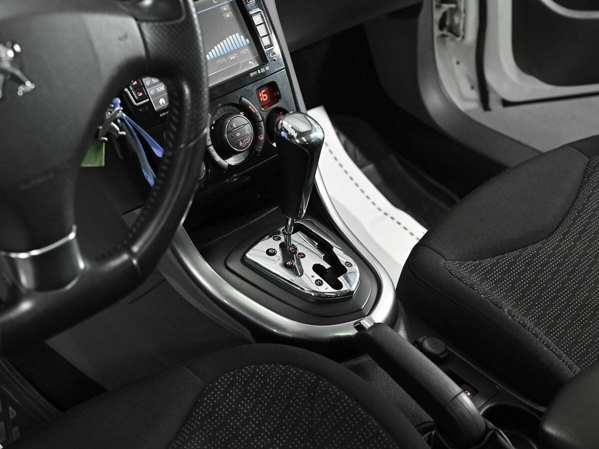 Peugeot 308 б/у, 2012, Автоматическая. Фото: #10