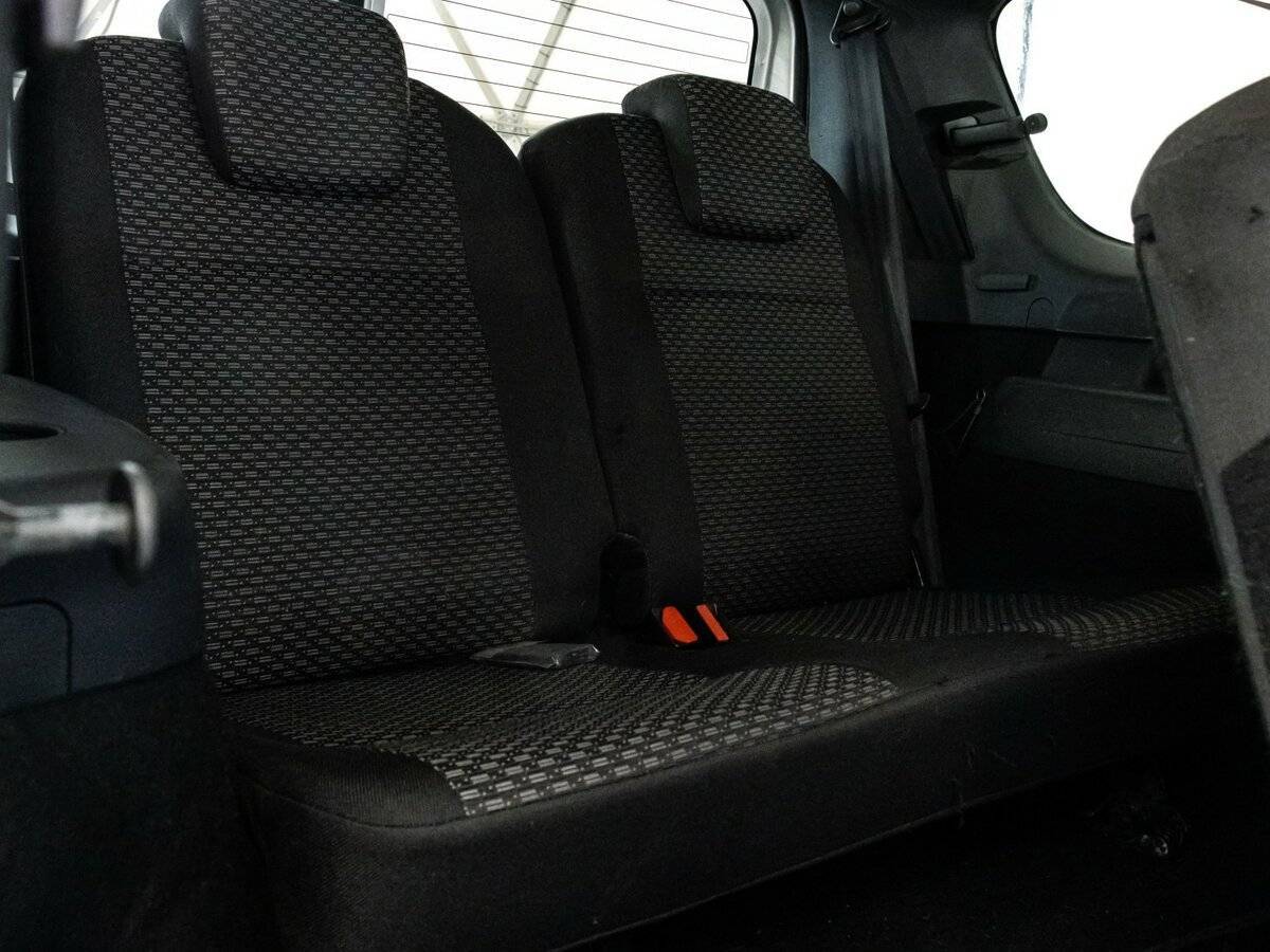 Лада (ВАЗ) Ларгус б/у, 2014, Механическая. Фото: #10