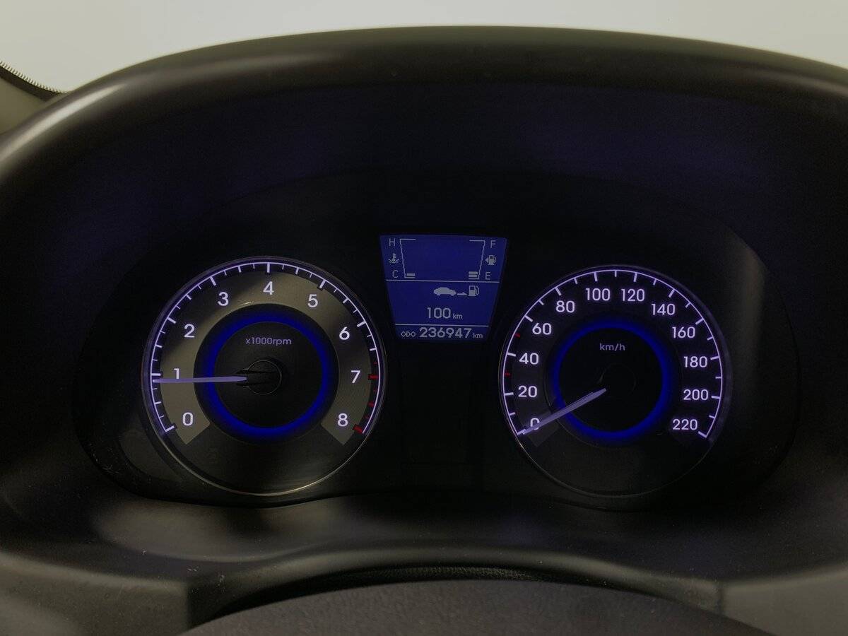 Hyundai Solaris б/у, 2013, Механическая. Фото: #13