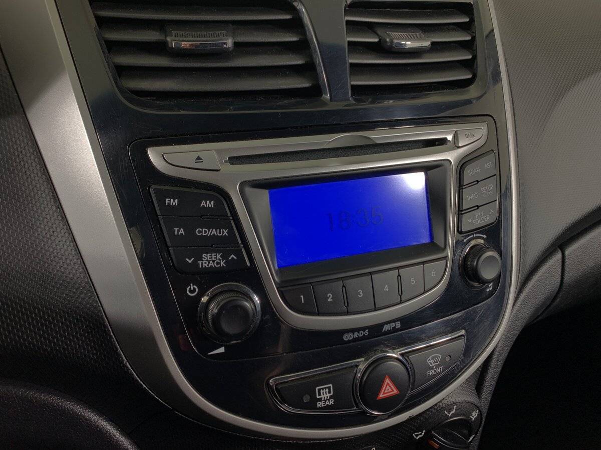 Hyundai Solaris б/у, 2013, Механическая. Фото: #14