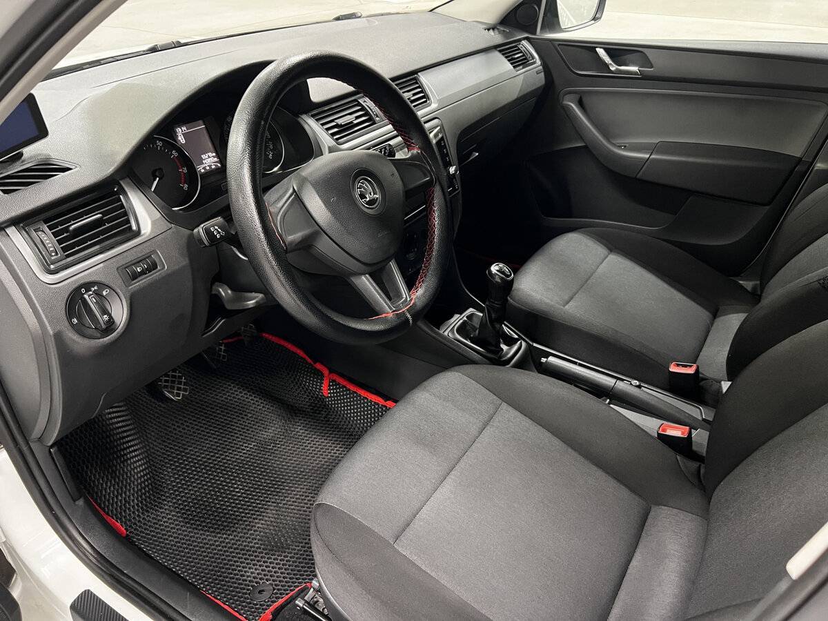 Skoda Rapid б/у, 2016, Механическая. Фото: #15