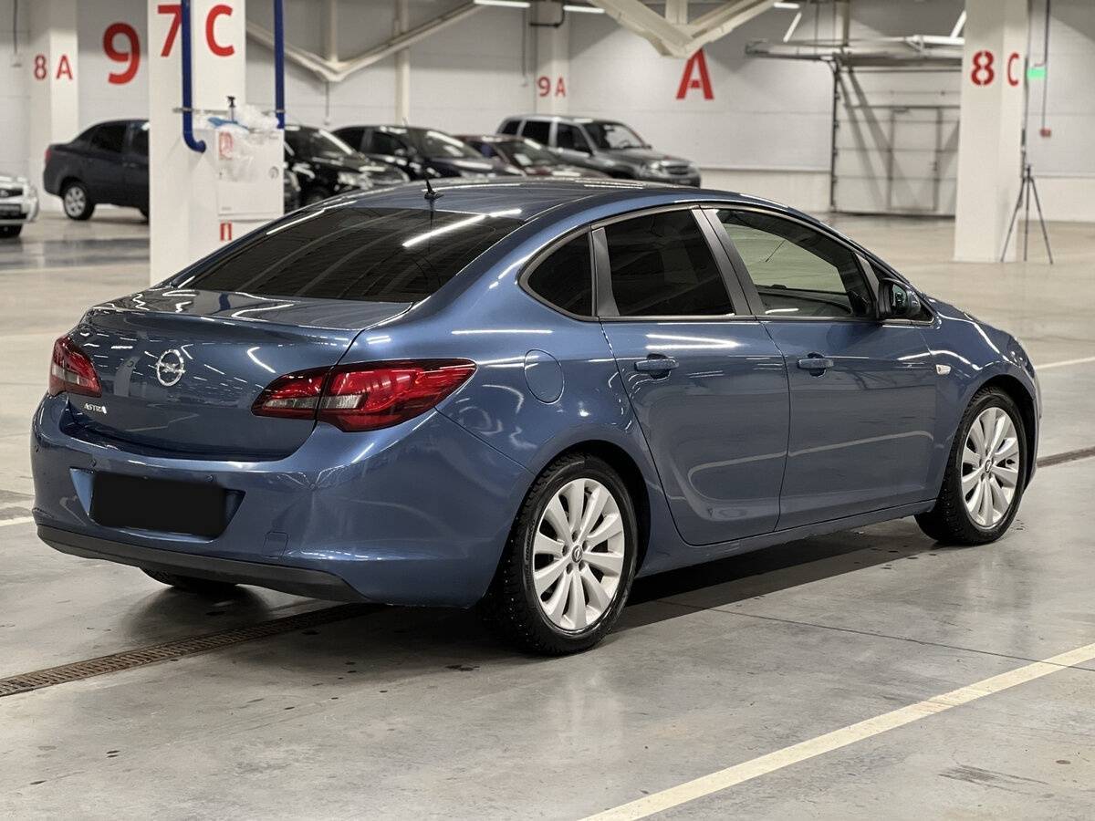 Opel Astra б/у, 2013, Механическая. Фото: #4