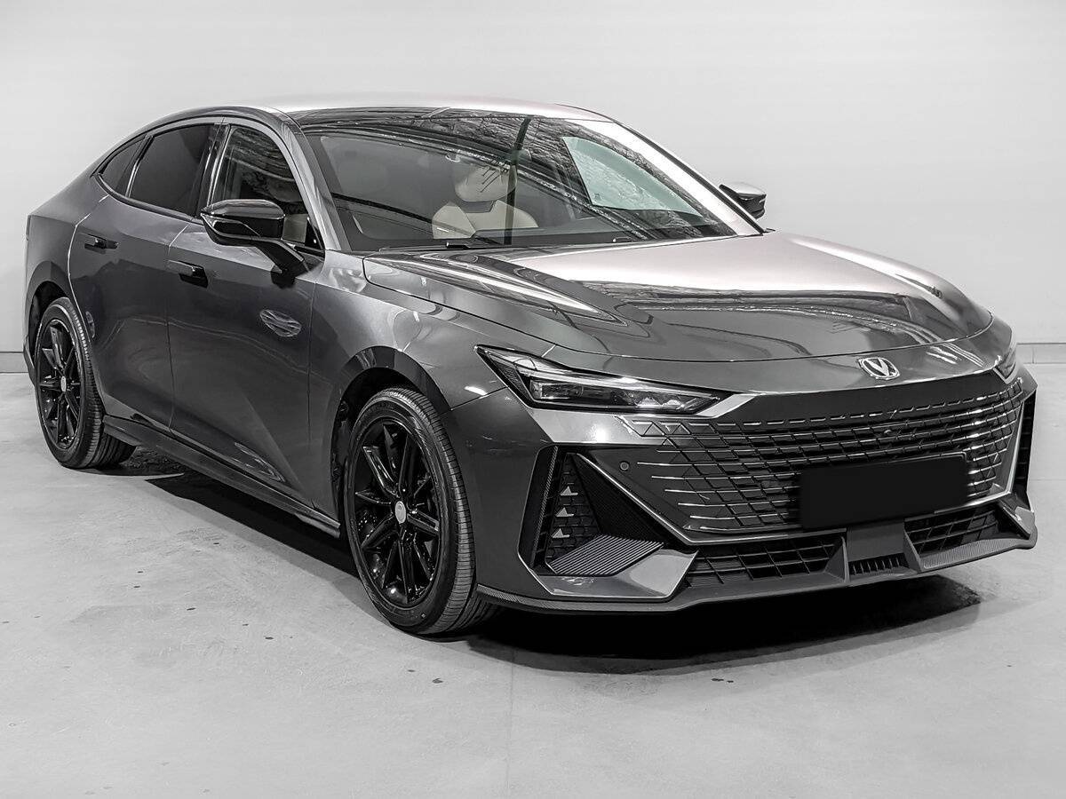 Changan UNI-V б/у, 2023, Роботизированная. Фото: #2