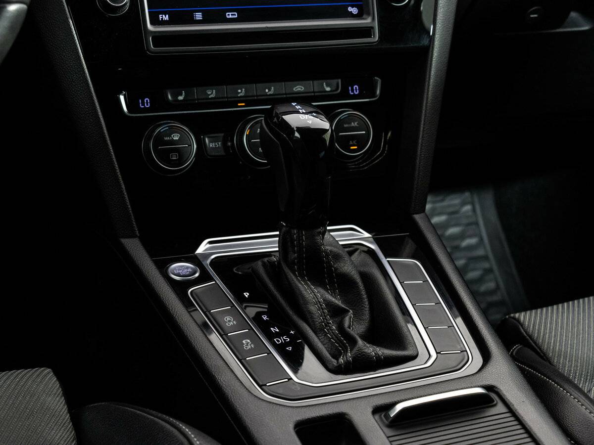 Volkswagen Passat б/у, 2016, Роботизированная. Фото: #13