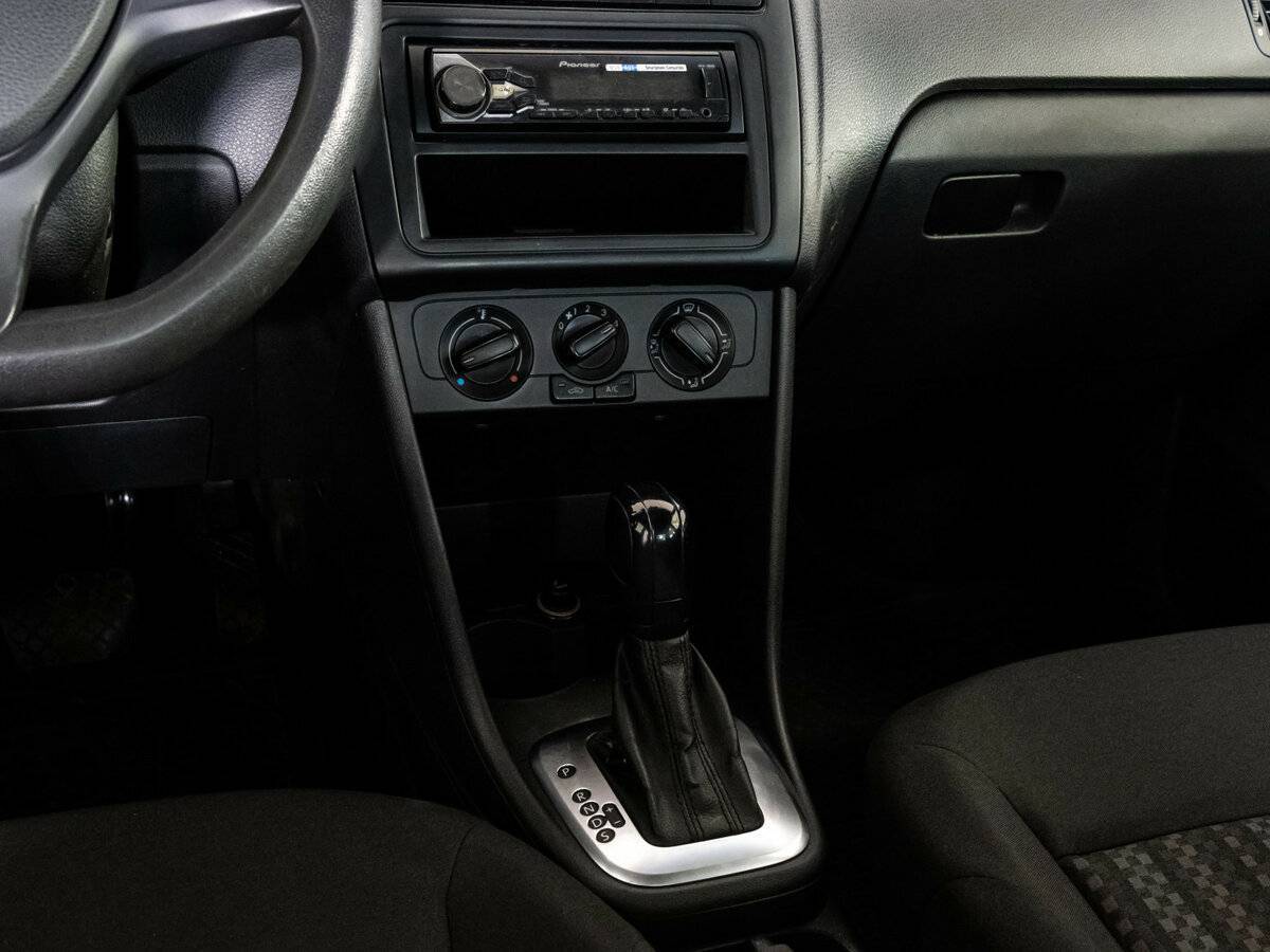 Volkswagen Polo б/у, 2016, Автоматическая. Фото: #11