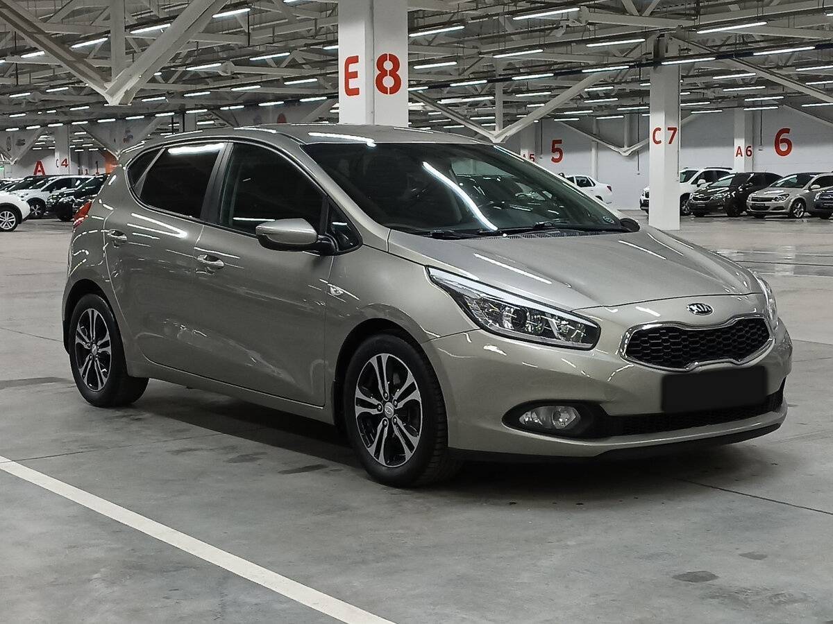 Kia Ceed б/у, 2015, Автоматическая. Фото: #2