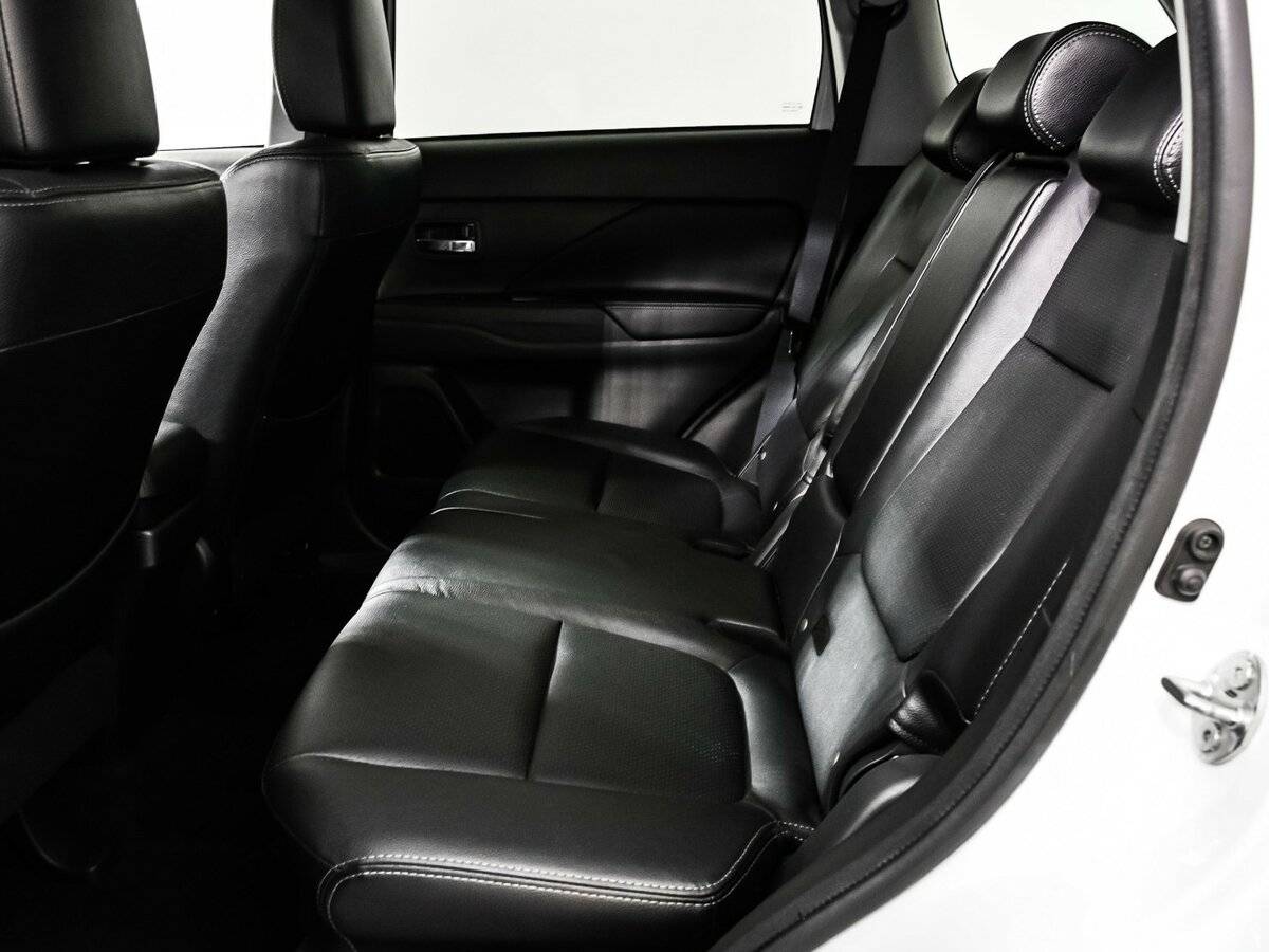 Mitsubishi Outlander б/у, 2017, Вариатор. Фото: #11