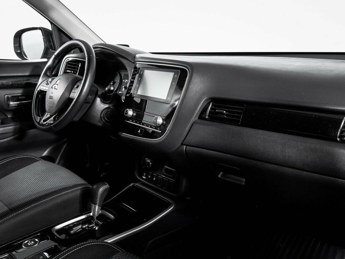 Mitsubishi Outlander б/у, 2021, Вариатор. Фото: #8