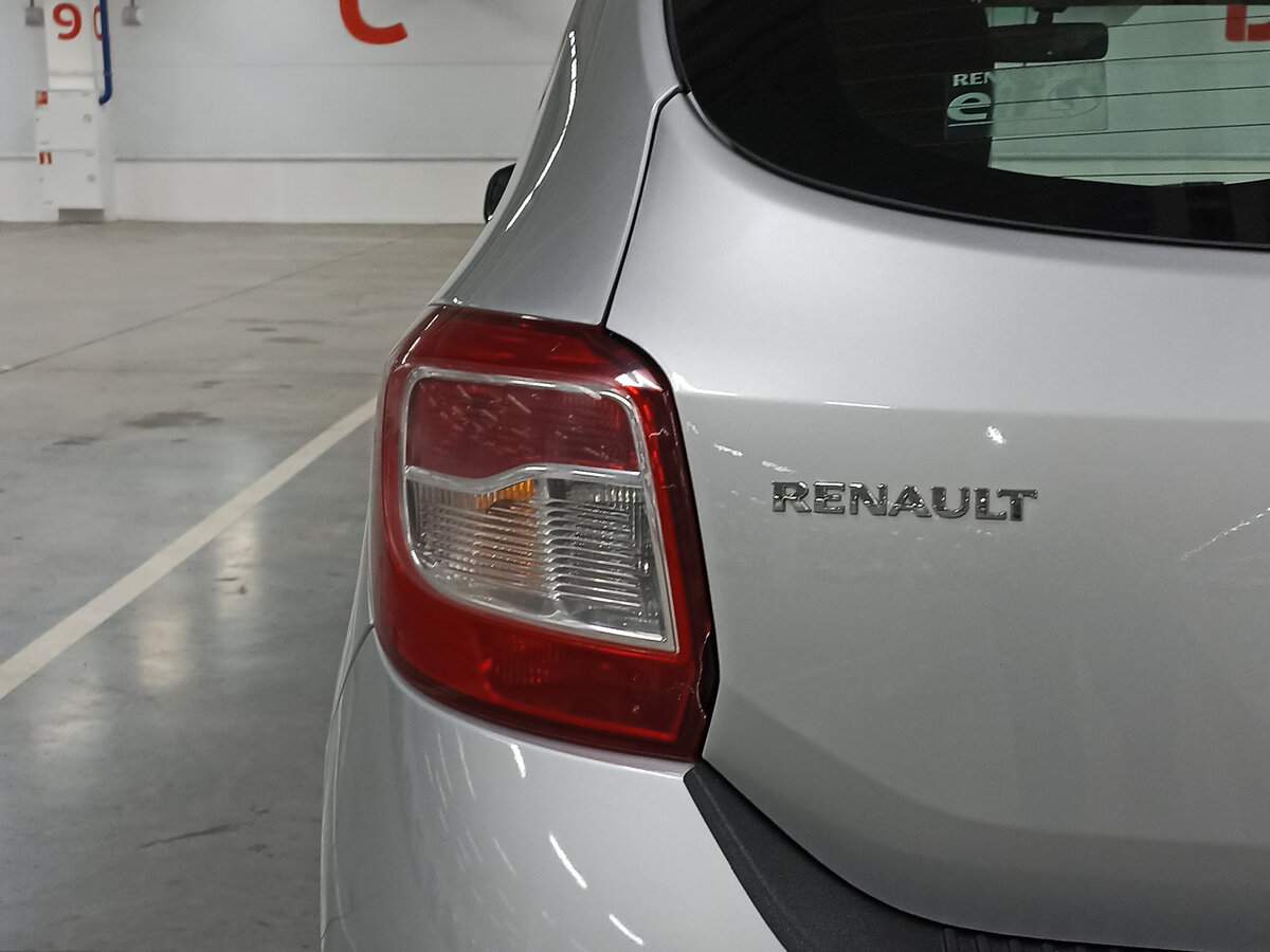 Renault Sandero б/у, 2017, Механическая. Фото: #8