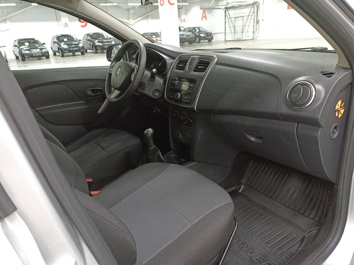 Renault Sandero б/у, 2017, Механическая. Фото: #10