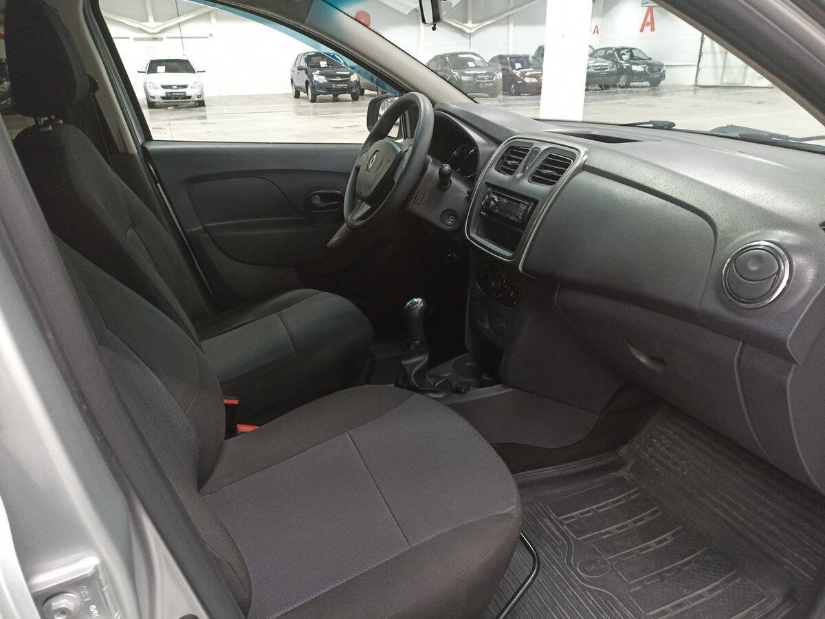 Renault Logan б/у, 2017, Механическая. Фото: #10