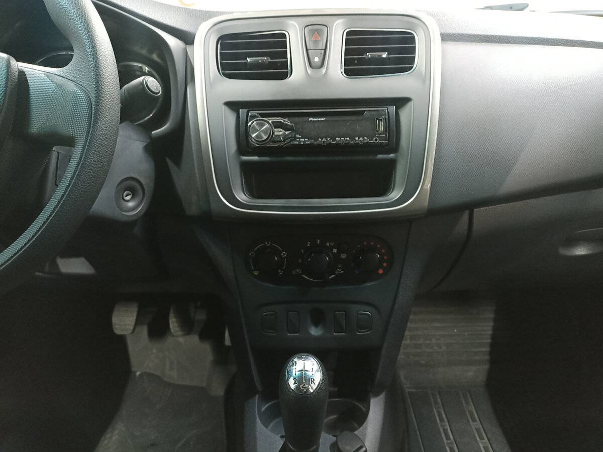 Renault Logan б/у, 2017, Механическая. Фото: #14