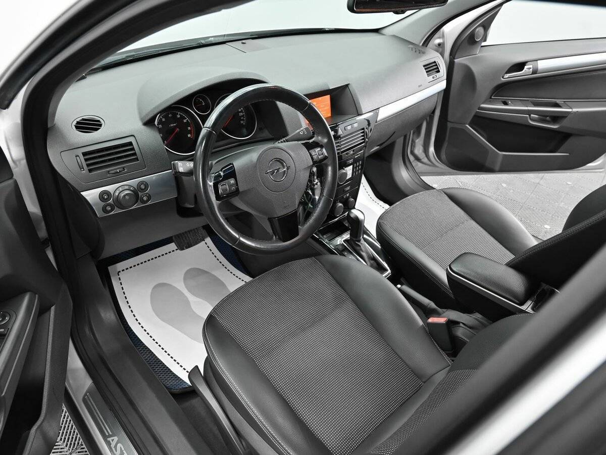 Опель Астра б/у, 2012, Автоматическая. Фото: #7