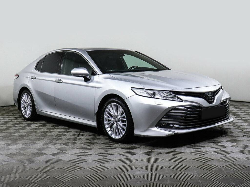 Toyota Camry б/у, 2018, Автоматическая. Фото: #1