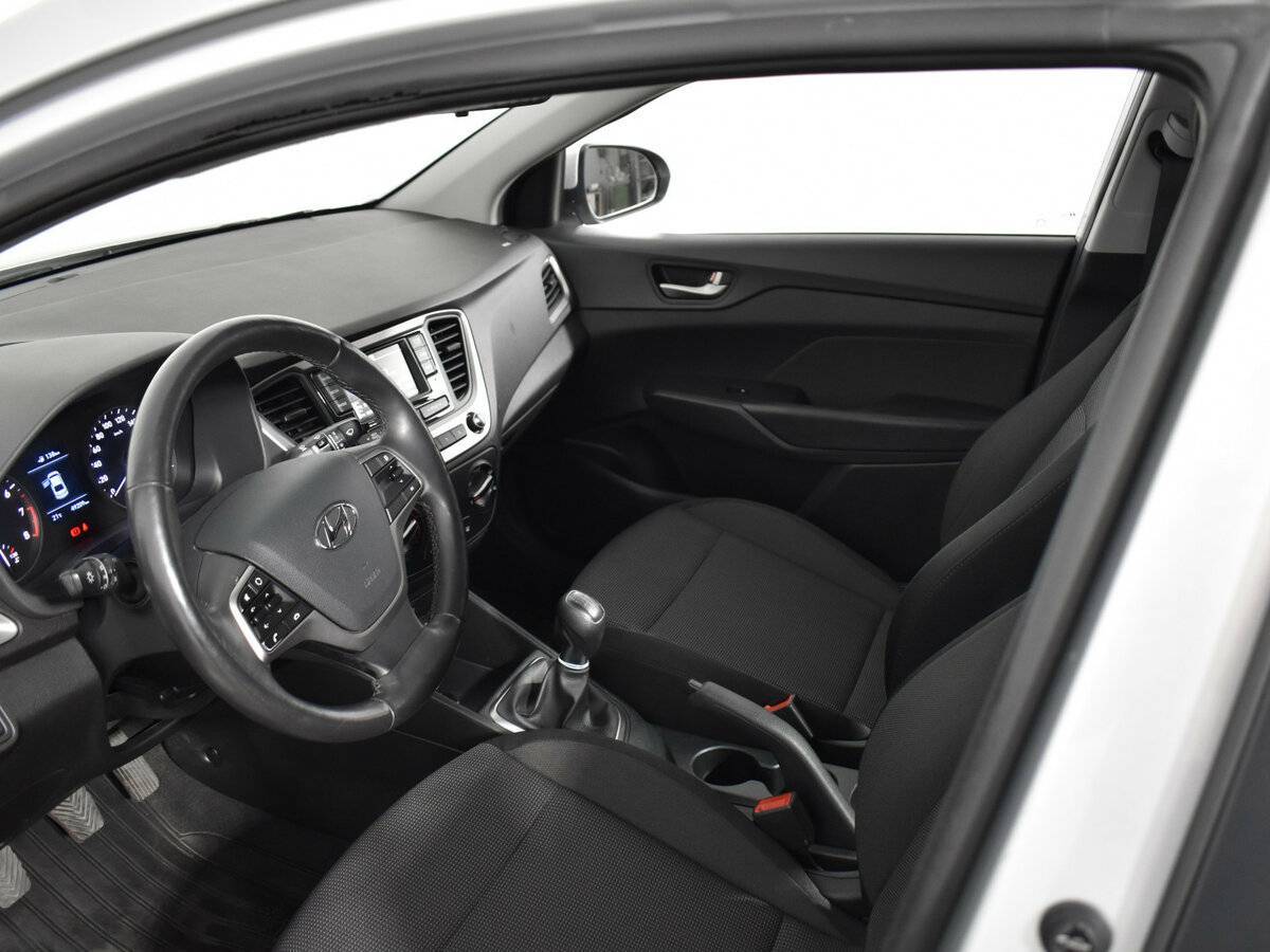 Hyundai Solaris б/у, 2017, Механическая. Фото: #8