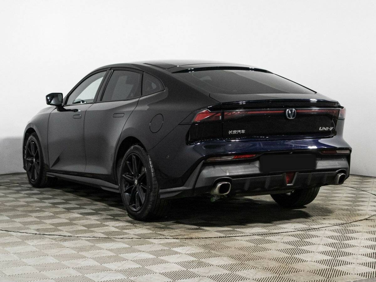 Changan UNI-V б/у, 2023, Роботизированная. Фото: #6