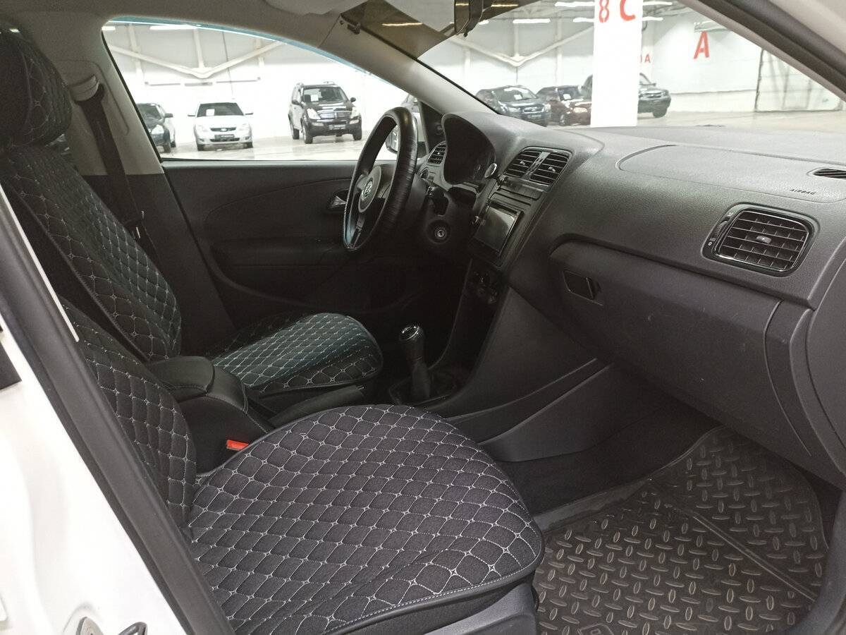 Volkswagen Polo б/у, 2013, Механическая. Фото: #10