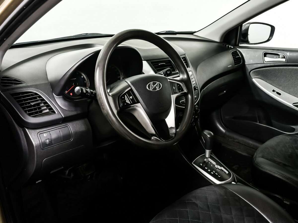 Hyundai Solaris б/у, 2012, Автоматическая. Фото: #12