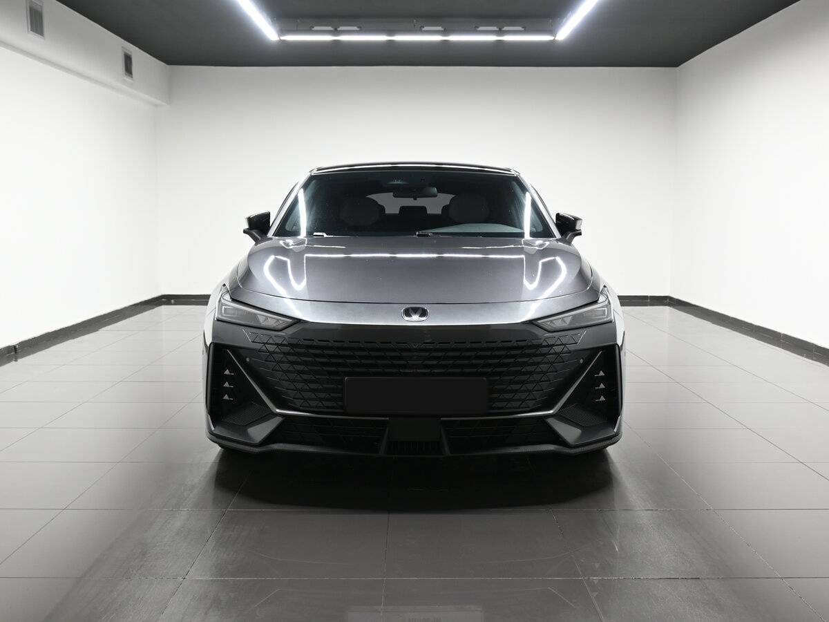 Changan UNI-V б/у, 2023, Роботизированная. Фото: #2