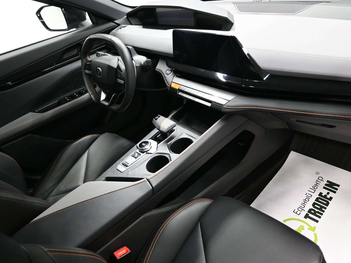 Changan UNI-V б/у, 2023, Роботизированная. Фото: #12