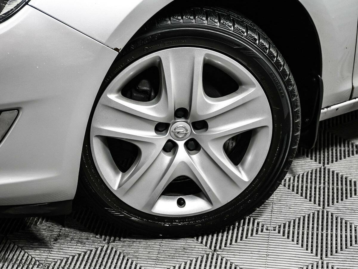 Опель Астра б/у, 2013, Механическая. Фото: #13