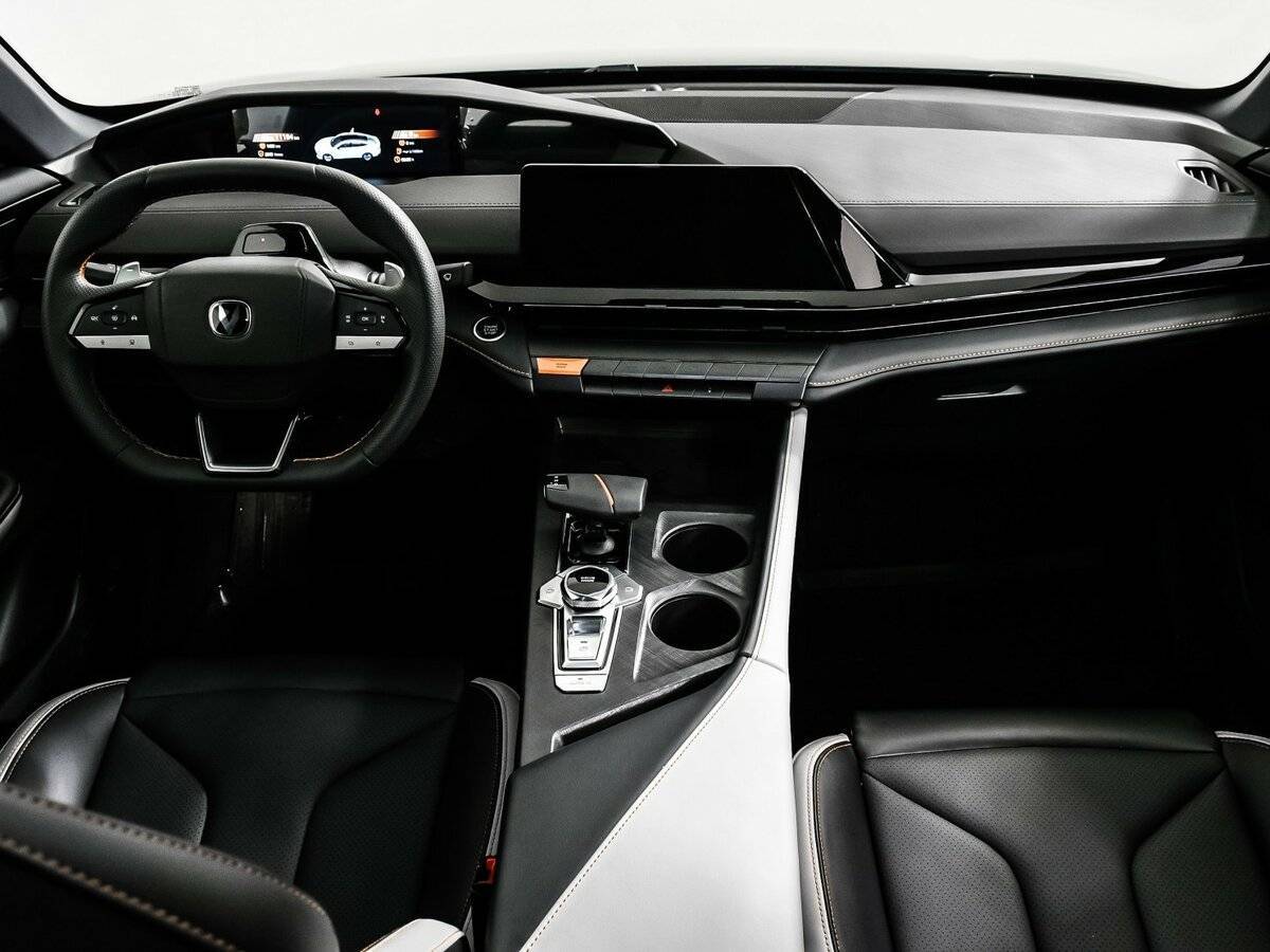 Changan UNI-V б/у, 2024, Роботизированная. Фото: #10