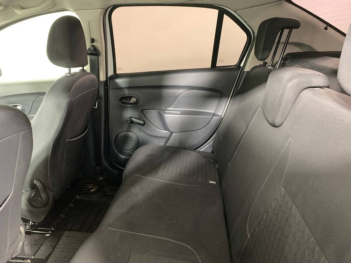 Renault Logan б/у, 2017, Автоматическая. Фото: #17