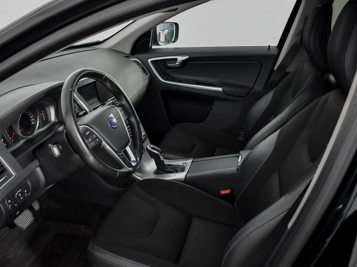 Volvo XC60 б/у, 2017, Автоматическая. Фото: #10