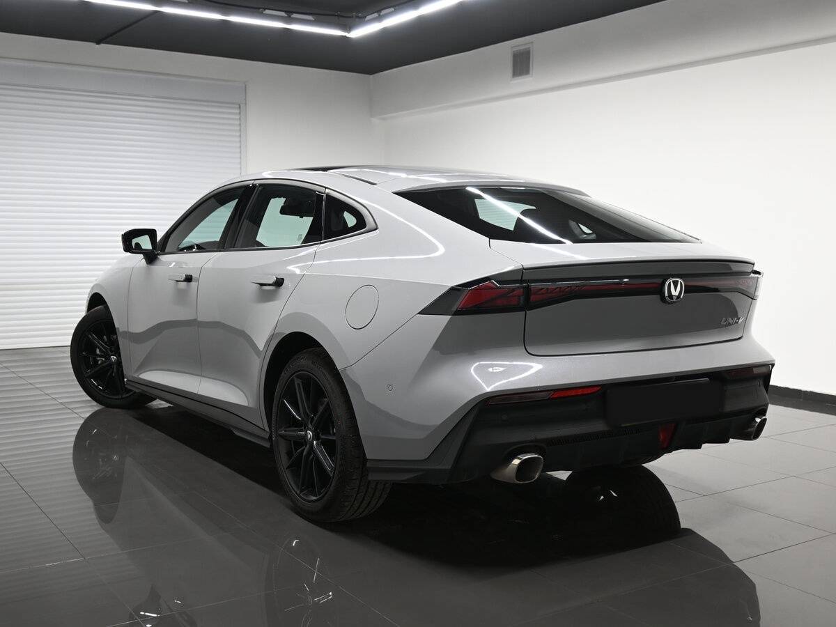 Changan UNI-V б/у, 2023, Роботизированная. Фото: #5