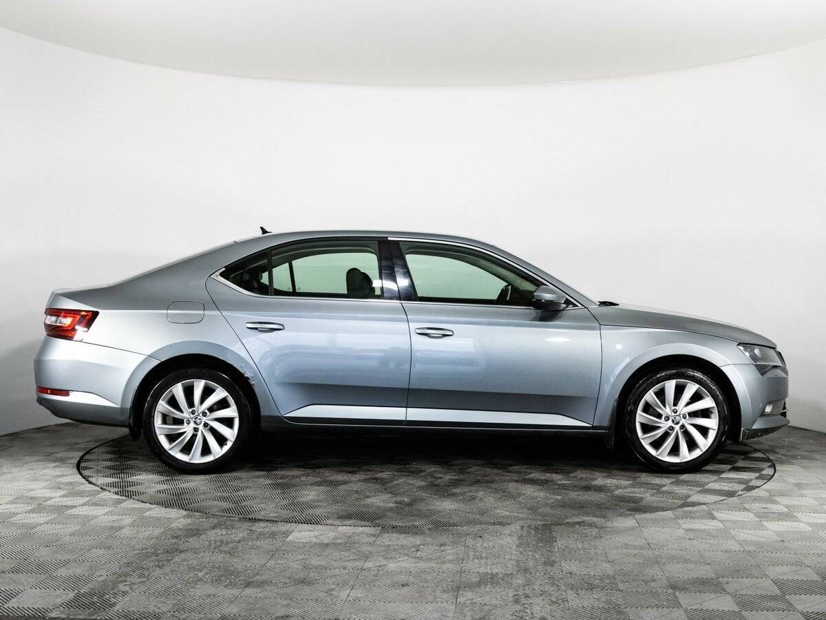 Skoda Superb б/у, 2017, Роботизированная. Фото: #3