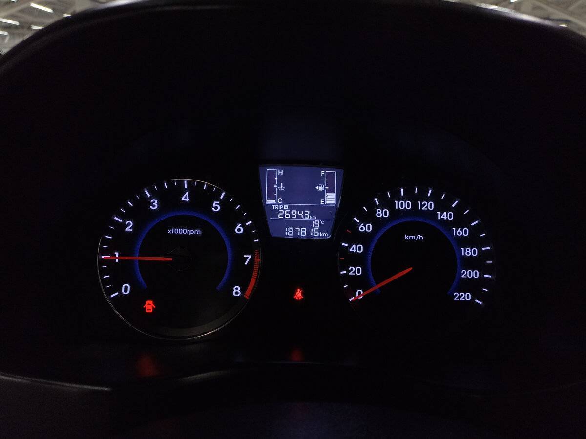 Hyundai Solaris б/у, 2015, Механическая. Фото: #12