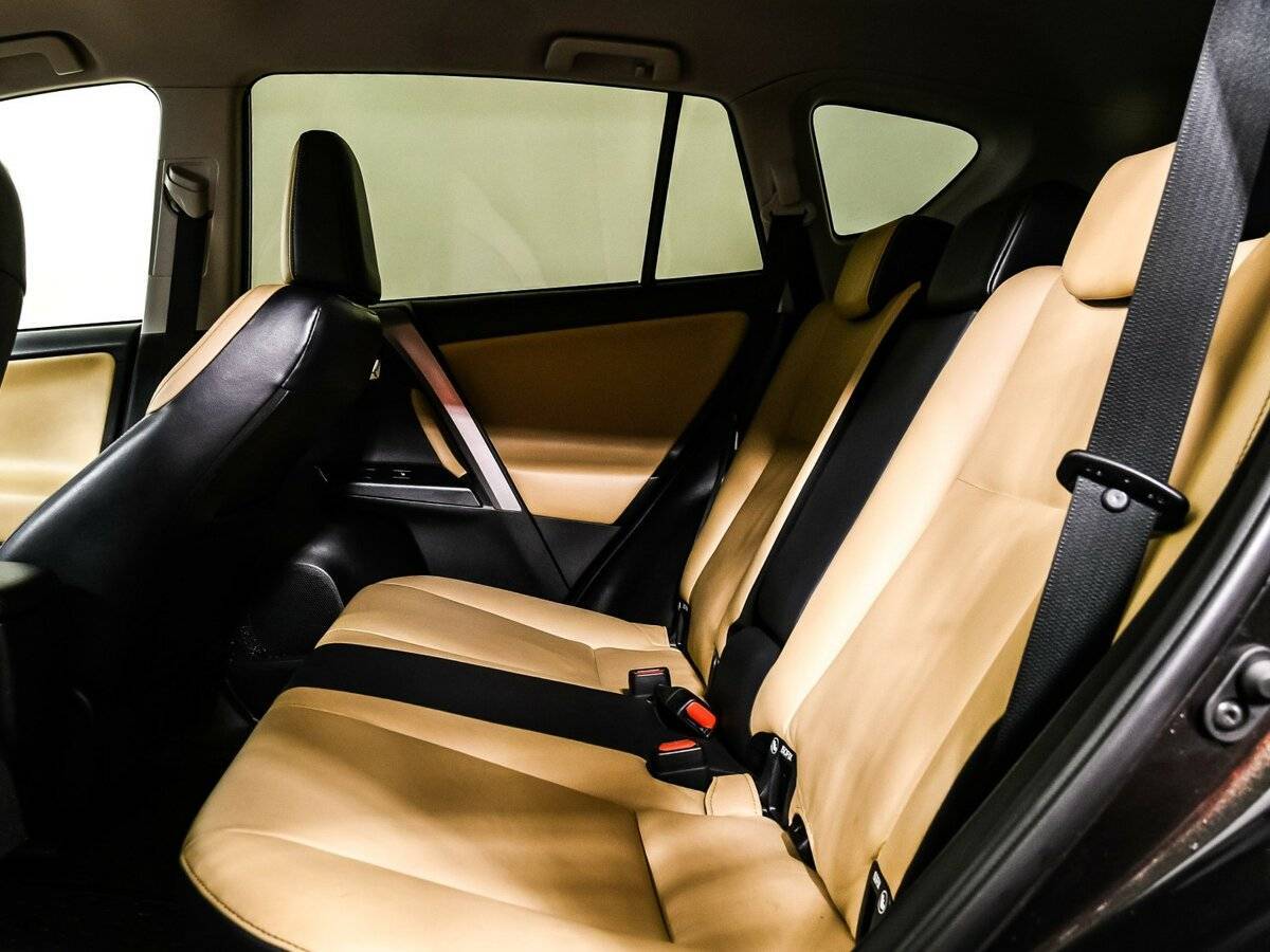 Toyota RAV4 б/у, 2015, Автоматическая. Фото: #11