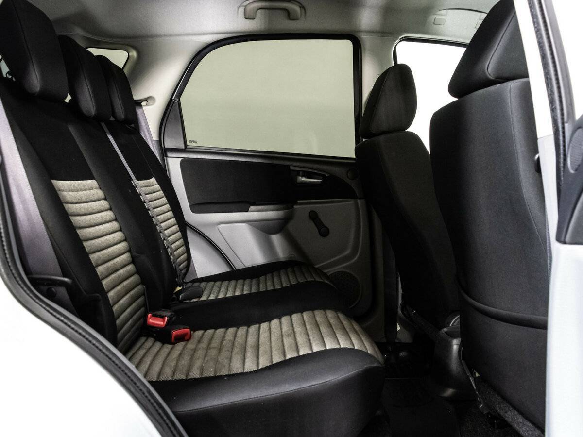 Suzuki SX4 б/у, 2012, Механическая. Фото: #14