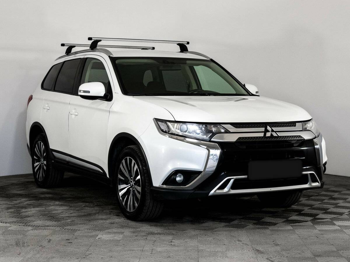 Mitsubishi Outlander б/у, 2019, Вариатор. Фото: #2