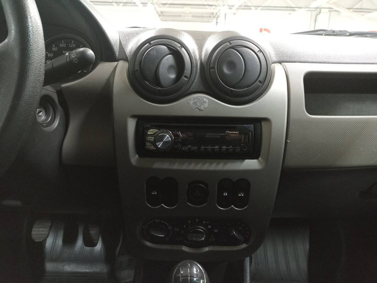 Renault Sandero б/у, 2013, Механическая. Фото: #14