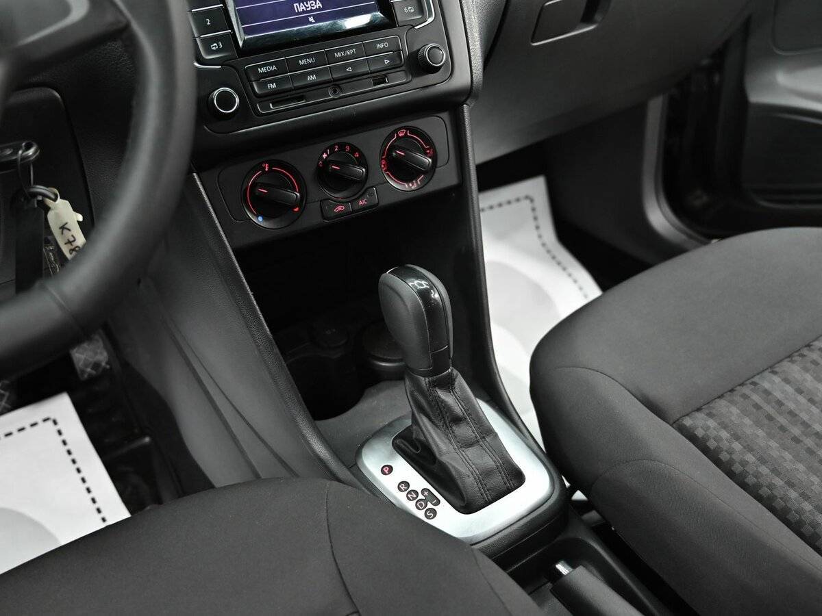 Volkswagen Polo б/у, 2017, Автоматическая. Фото: #10