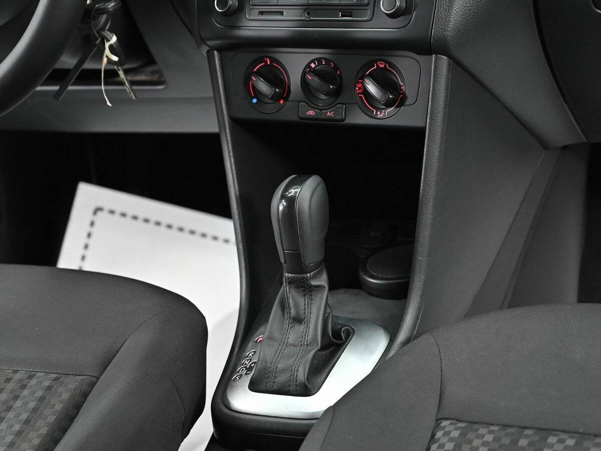 Volkswagen Polo б/у, 2017, Автоматическая. Фото: #11