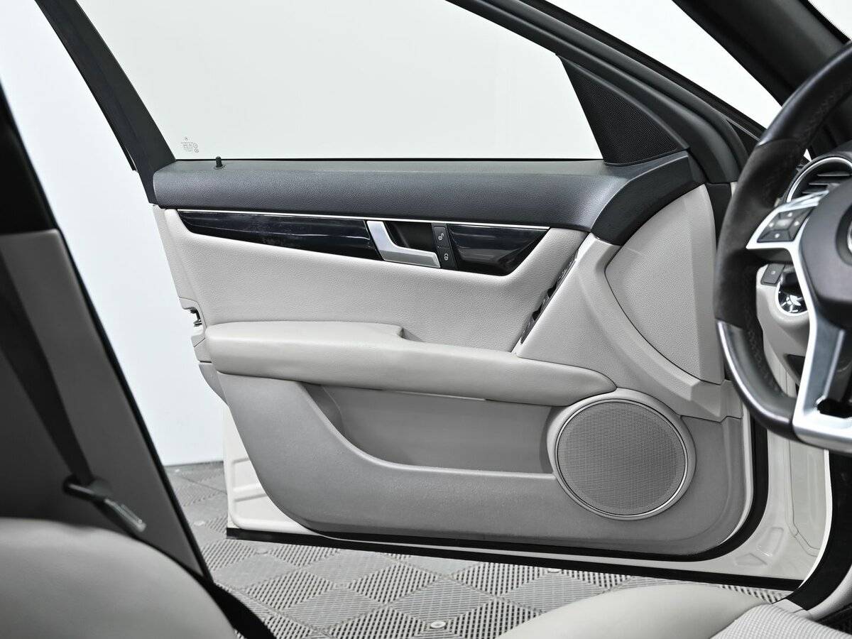 Mercedes-Benz C-Класс б/у, 2012, Автоматическая. Фото: #5