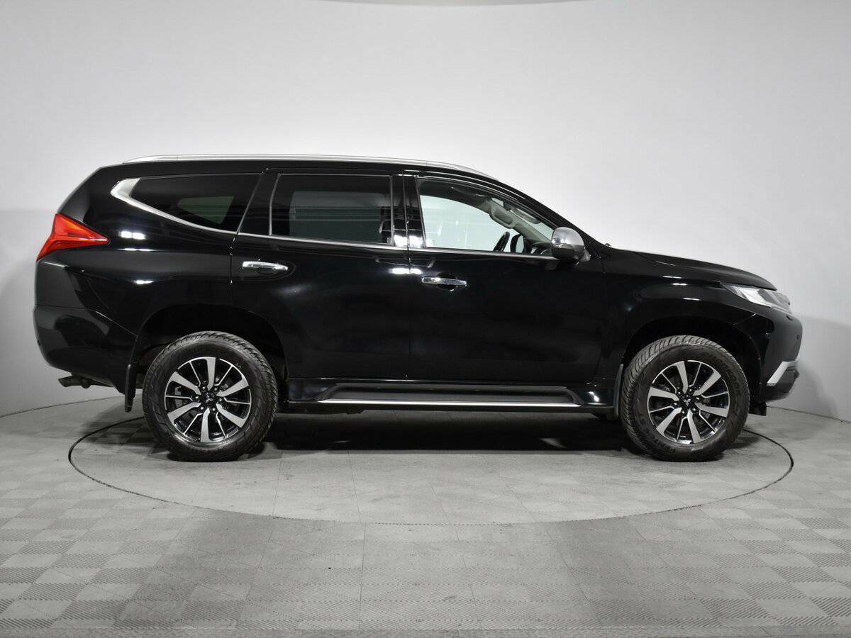 Mitsubishi Pajero Sport б/у, 2017, Автоматическая. Фото: #3