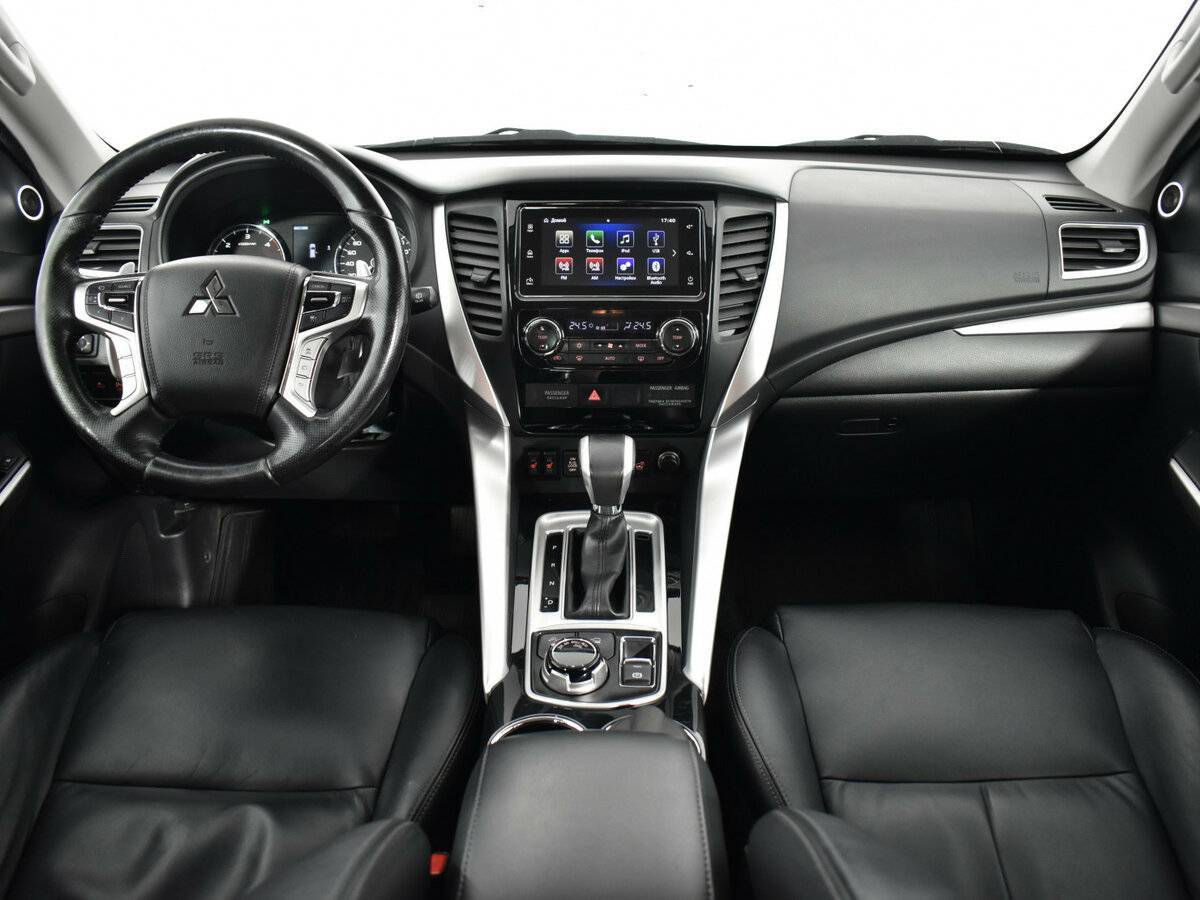 Mitsubishi Pajero Sport б/у, 2017, Автоматическая. Фото: #9