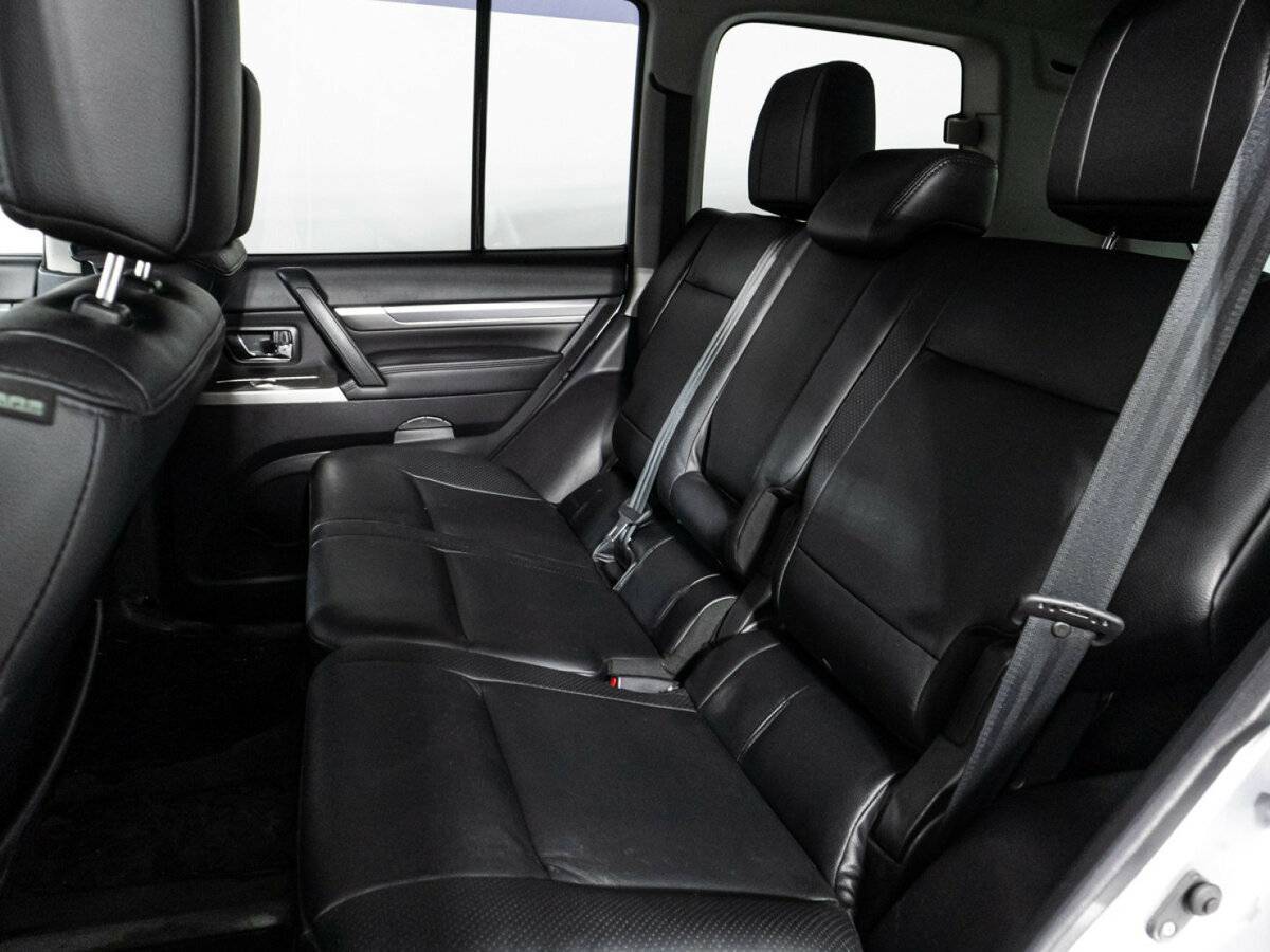 Mitsubishi Pajero б/у, 2012, Автоматическая. Фото: #9