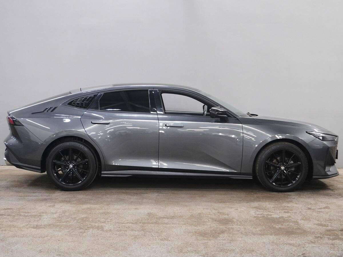 Changan UNI-V б/у, 2022, Роботизированная. Фото: #3