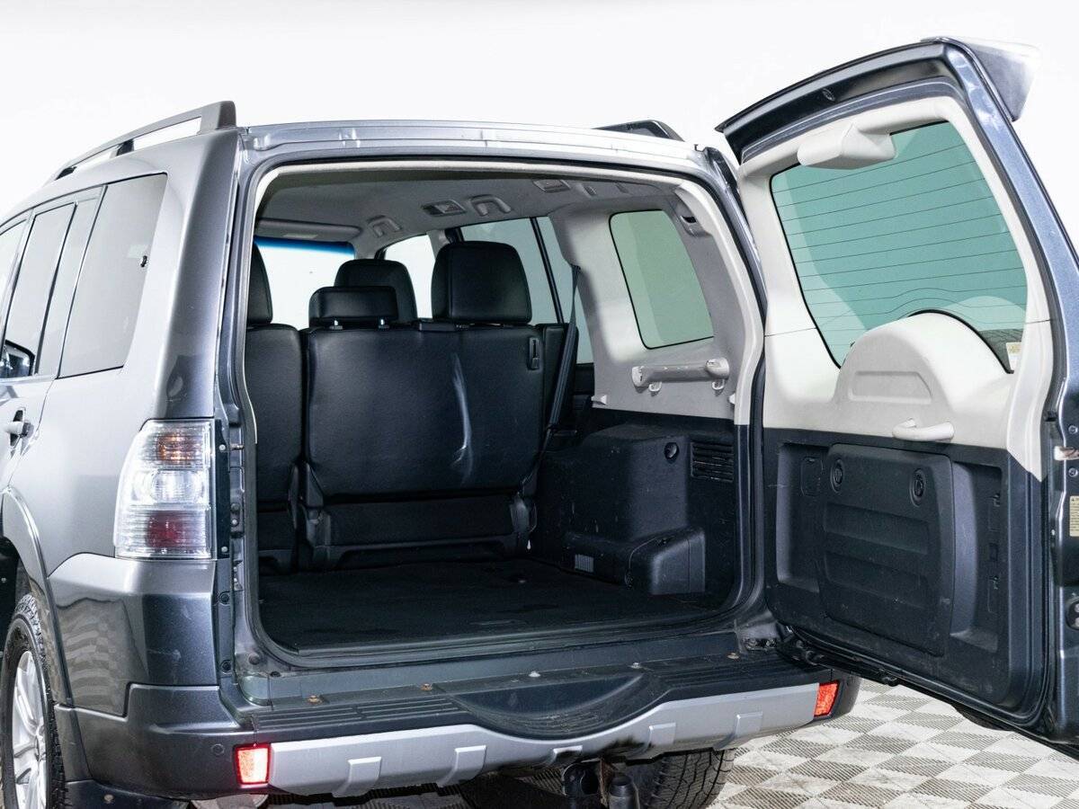 Mitsubishi Pajero б/у, 2013, Автоматическая. Фото: #8