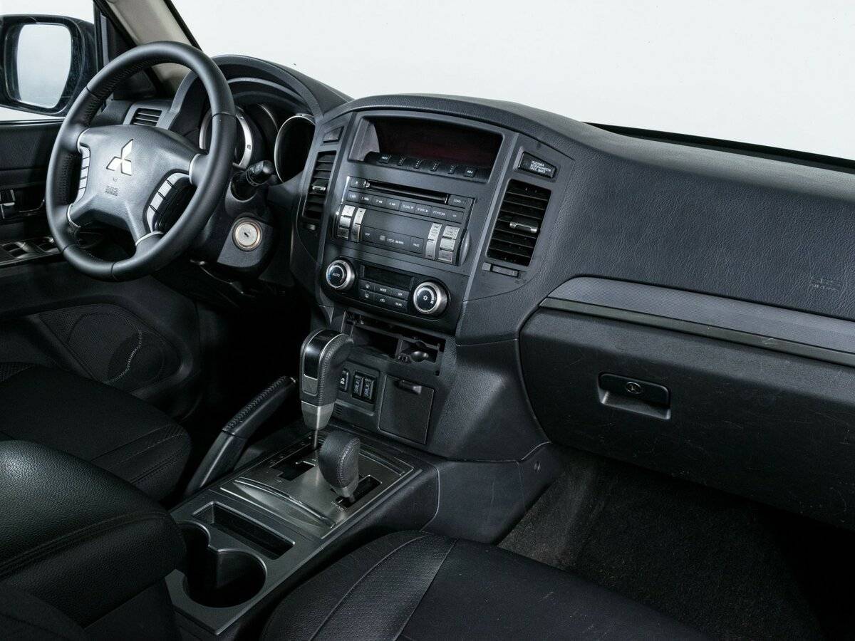 Mitsubishi Pajero б/у, 2013, Автоматическая. Фото: #9