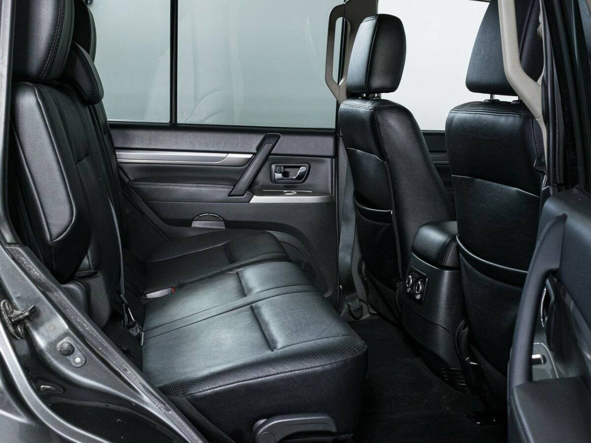 Mitsubishi Pajero б/у, 2013, Автоматическая. Фото: #11